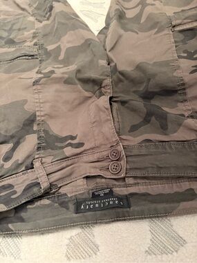 Sanctuary Olive & Taupe Camo Cargo Shorts